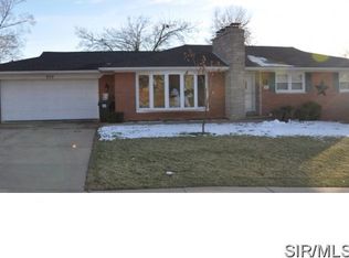 900 W Bottom Ave, Columbia, IL 62236