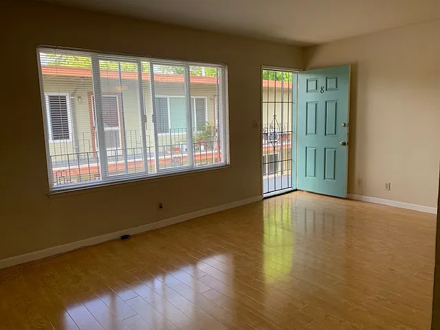 Roewill Dr — Photo 5
