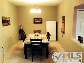 4th image of 5301 Twin Oaks Dr