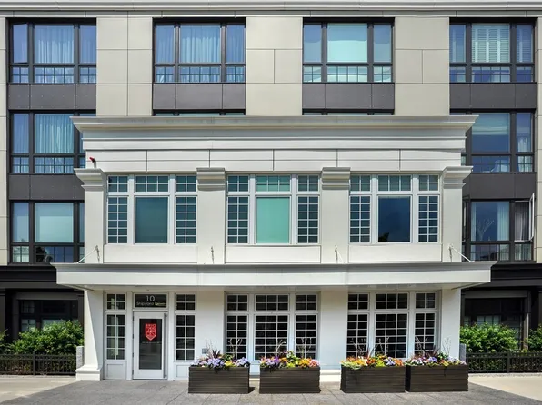 10 Shipyard Dr APT 401, Hingham, MA 02043