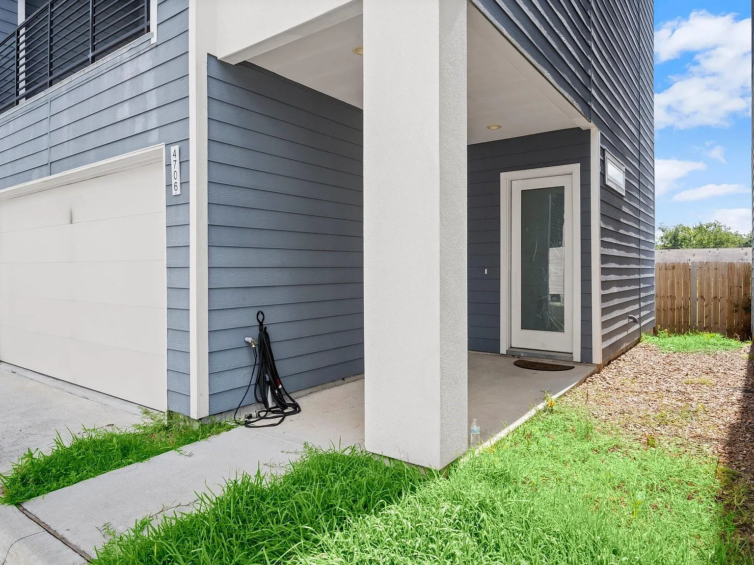 3 bed, 3.5 bath, 1790 sqft, $2,100 — Photo 4
