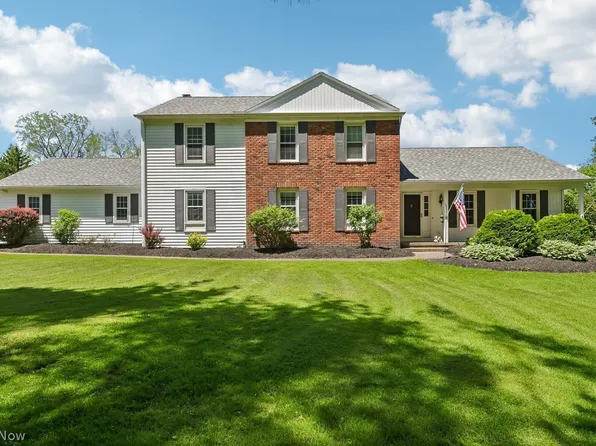 13586 Fox Hills Dr, Novelty, OH 44072