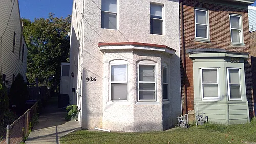 926 E Hector St Photo 1