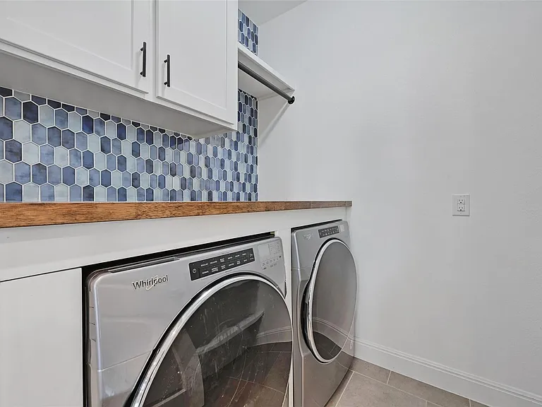 1320 Goldilocks Ln — Photo 12