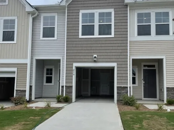 210 Golden Arms Dr, Smithfield, NC