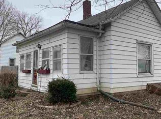425 Bowen St, Savanna, IL 61074