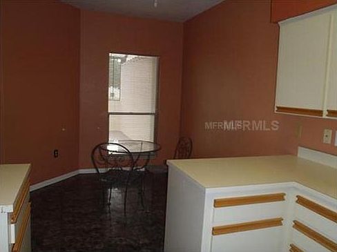5th image of 419 Howard Ave APT D
