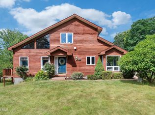 14 Lillian Ln, Troy, NY 12180