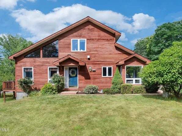 14 Lillian Lane, Troy, NY 12180