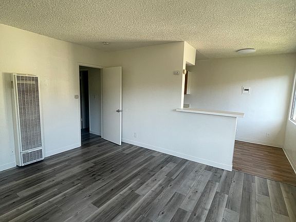 3rd image of 915 E Palmer Ave #8