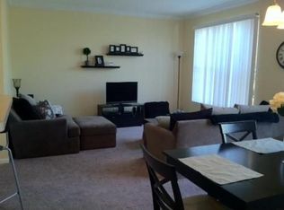 821 Stuarts Dr, St Charles, IL 60174