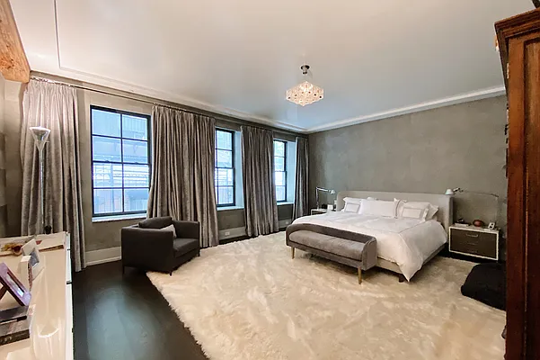 Sold by Compass | media 25