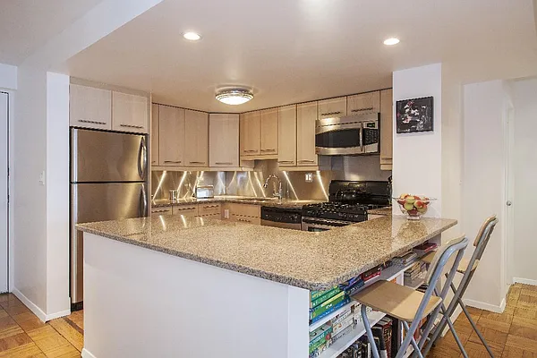 Sold by Real Direct | media 3