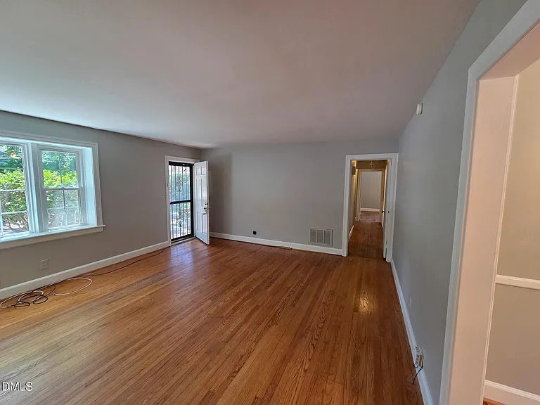 3428 Wade Ave — Photo 15