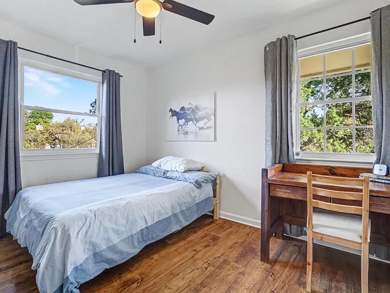 8207 Espanola Trl — Photo 26