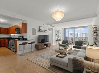 401 69th St APT 1012, Miami Beach, FL 33141