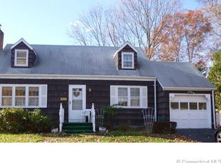 5 Fallon Dr, Hamden, CT 06514