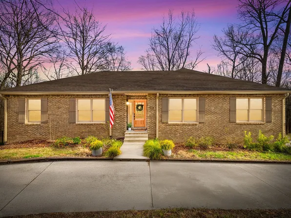 608 Idlewood Dr, Clarksville, TN 37043