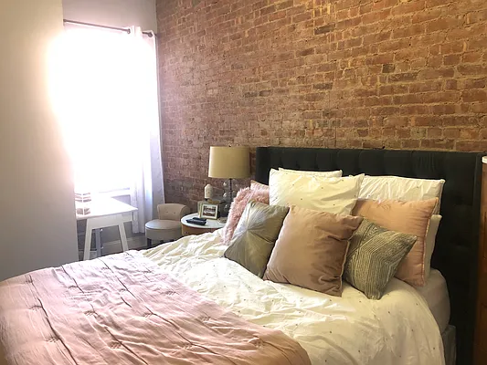 Rented by Meraki Realty LLC | media 19