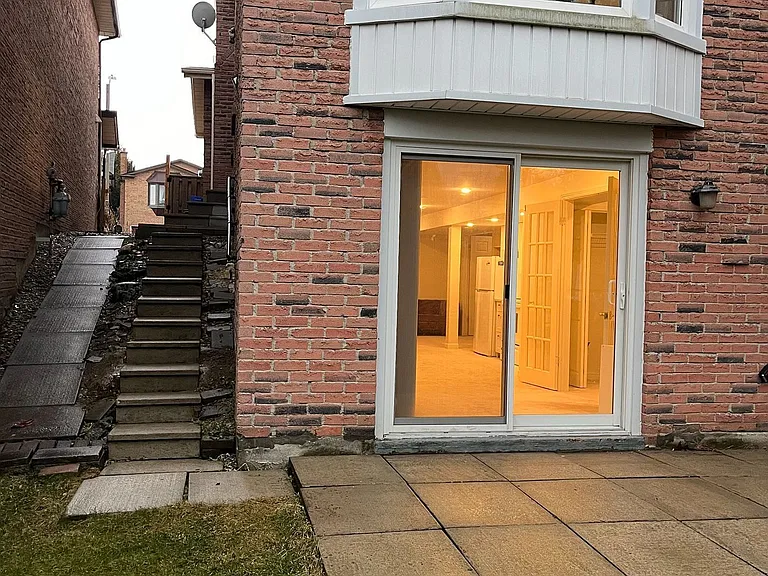 686 York Hill Blvd — Photo 21