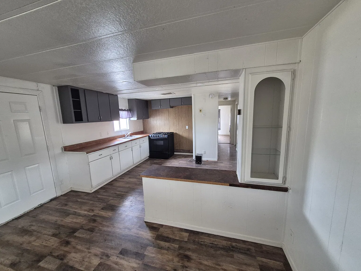 2 bed, 750 sqft, $795 — Photo 2