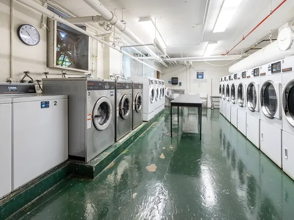 80 Knolls Crescent image 18 of 20