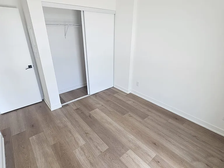 33 Erie Ave #610 — Photo 16