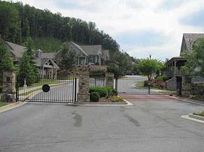 2nd image of 101 Glens Dr
