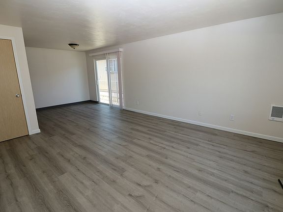 4th image of 4862 Pennsylvania Ave SE #2