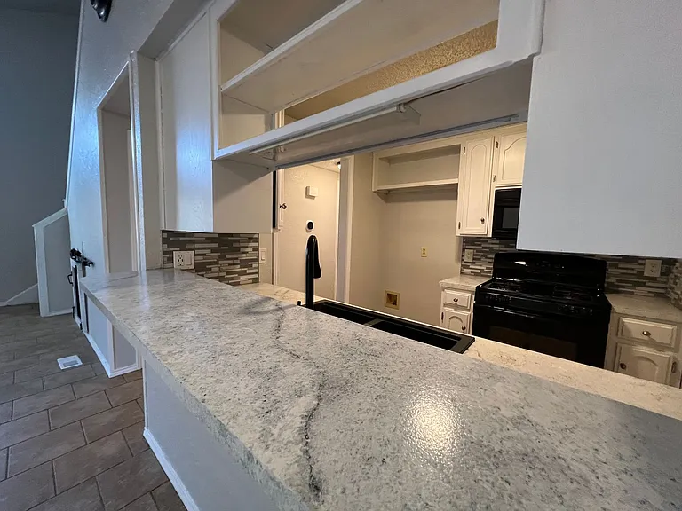 2137 Goodrich Dr — Photo 15
