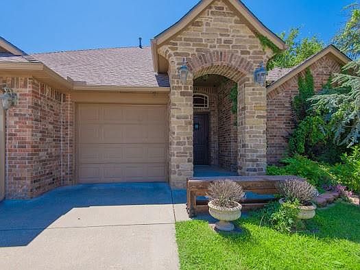 2nd image of 309 Evie Pl