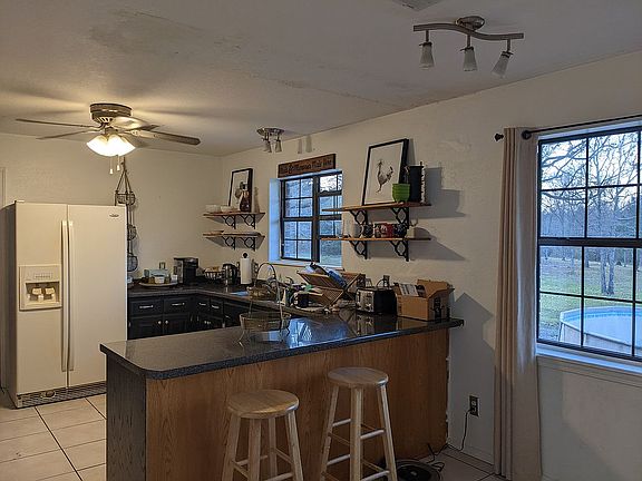 5th image of 240 Norwood Dr