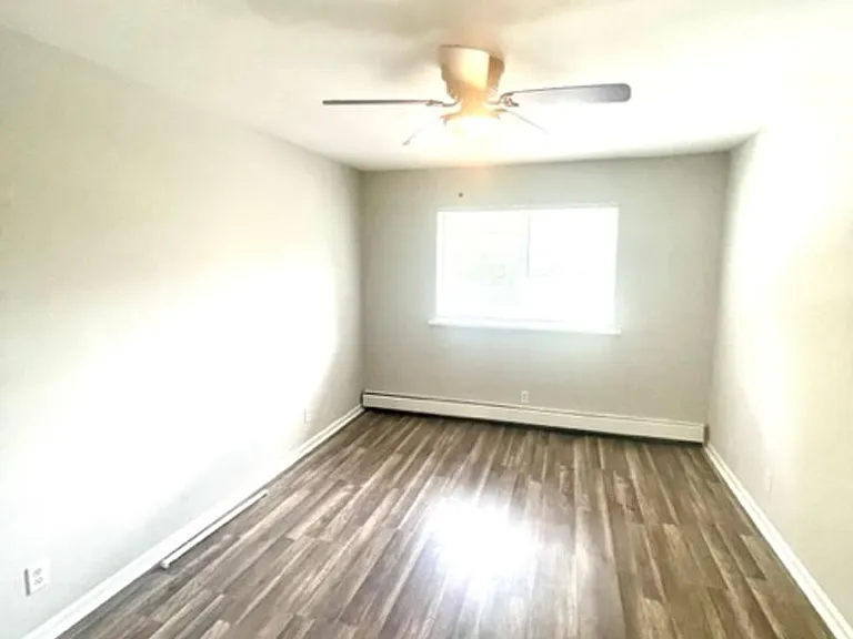 306 N Jackson St — Photo 11