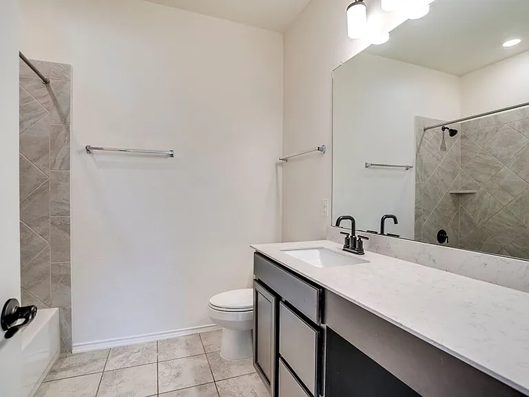 516 Ayinger Ln — Photo 11
