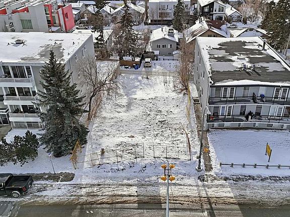 3rd image of 1819 26th Ave SW