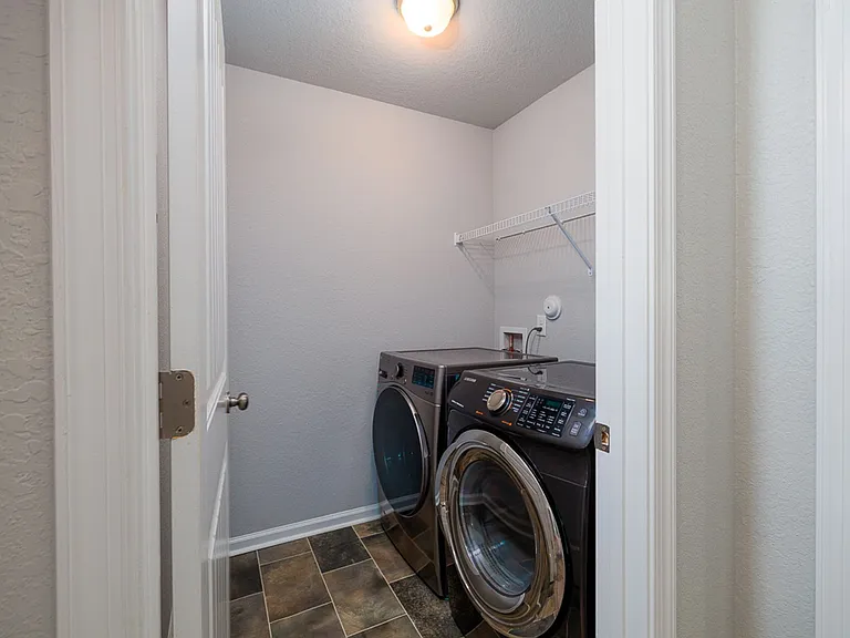 1311 Sunset Dr — Photo 41
