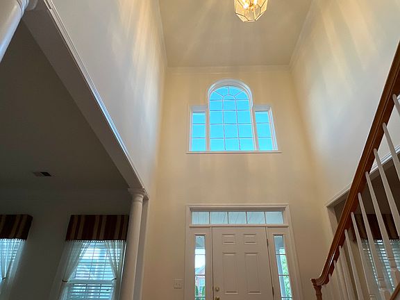3rd image of 4 Creedmoor Dr