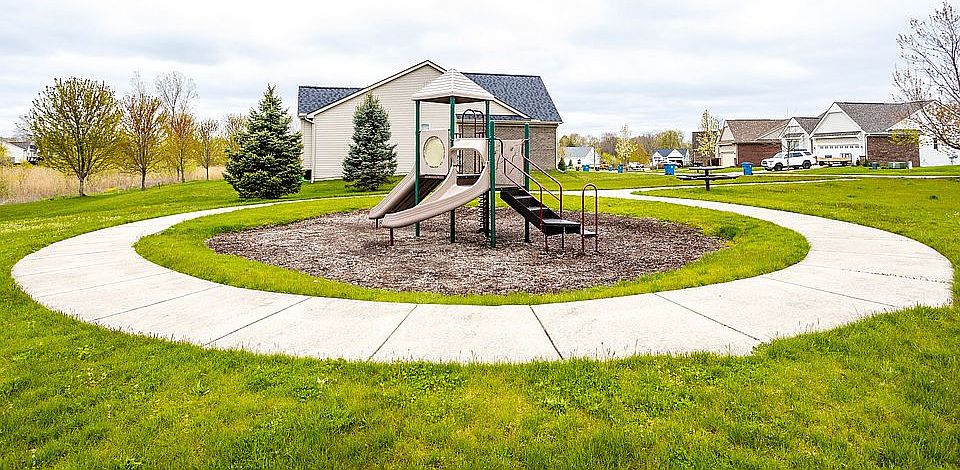 2nd image of 8308 Ardmoor Dr