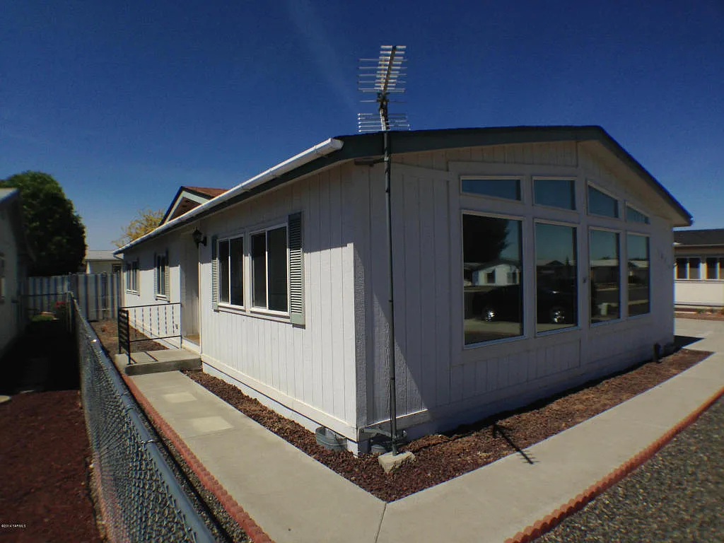 1820 S 69th Ave photo 1
