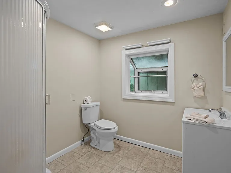 25 Desoto Pl — Photo 13