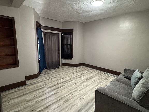 4th image of 1125 Linwood Ave #1