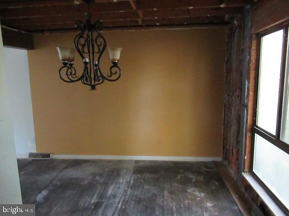 3rd image of 7 Holshire Ct