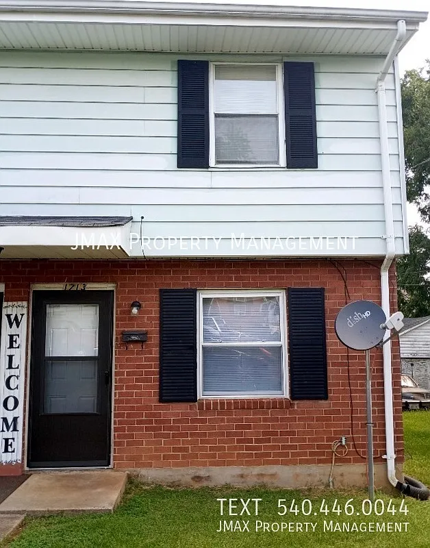 This property has a no security deposit option! — Photo 1