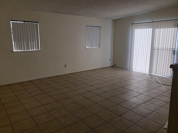 4th image of 14085 Live Oak St