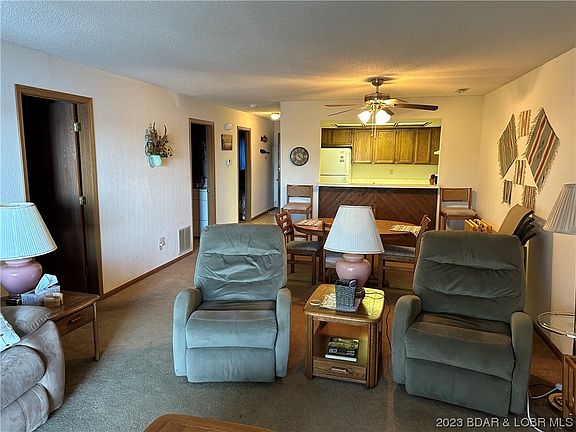4th image of 167 Woodcrest Dr #2C