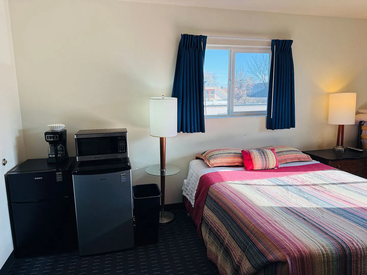 Furnished Studio Near Hospitals with WiFi, Cable TV and laundry — Photo 4