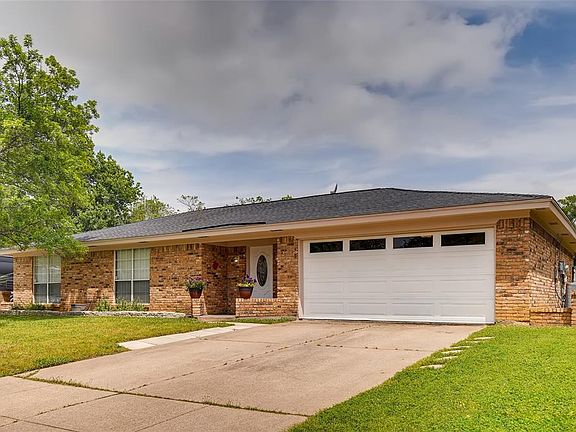 3rd image of 7516 Red Oak St