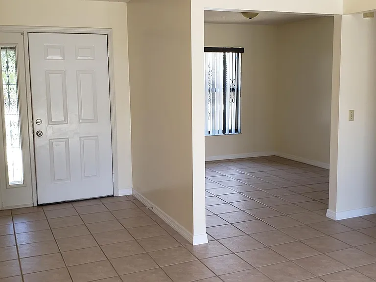 1315 SW Hebner Ave — Photo 2