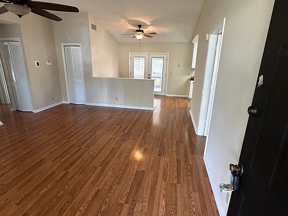 2nd image of 205 Woodlawn Dr