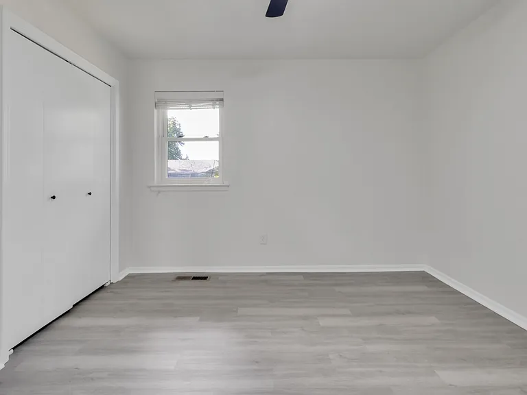 2319 E Robinson St — Photo 24